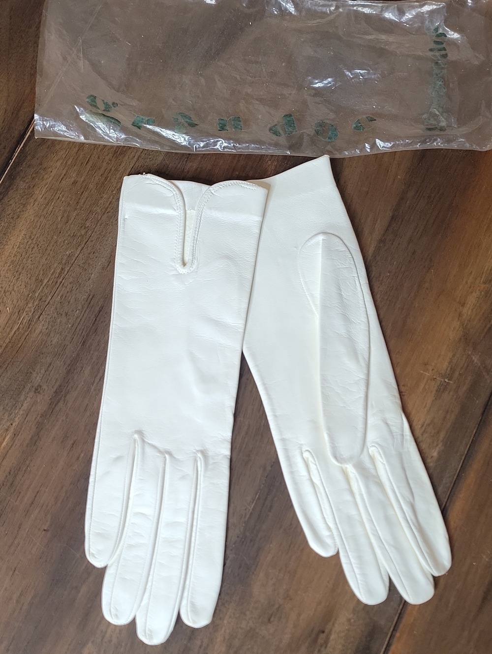 Grandoe Vintage Women's White Leather Gloves